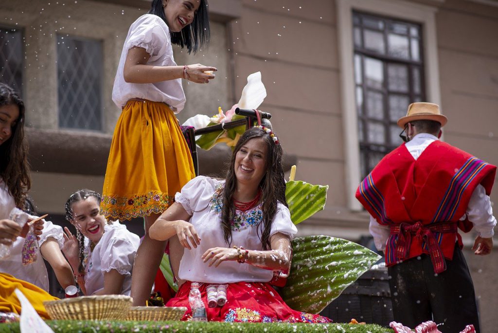 Carnaval en Ecuador Ecuador Ama la Vida TV